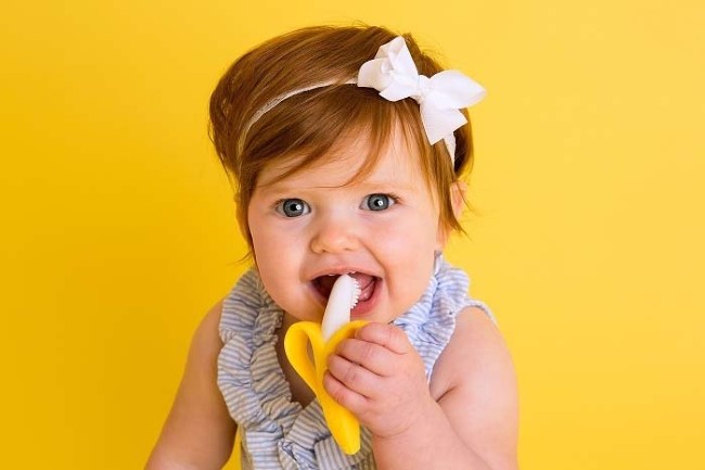 Baby Banana gryzak szczoteczka treningowa
